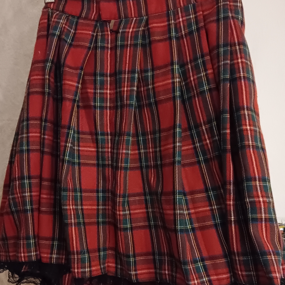 Plaid Wide-Pleated Red Skirt W/Black Lace Hem SZ 10